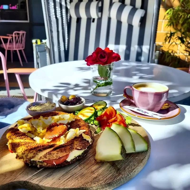Frühstück auf der Terrasse